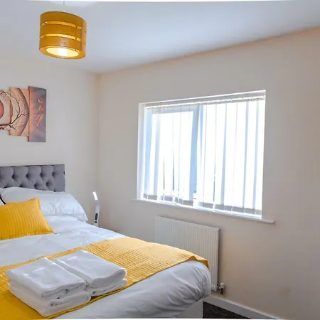 Salford Holiday Apartment Manchester-3